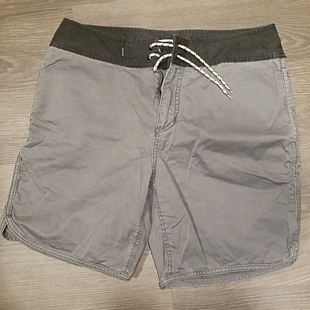Quicksilver grey khaki shorts.